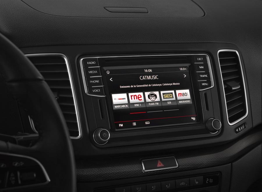  Seat Alhambra 2015 года  (фото 9 из 35)